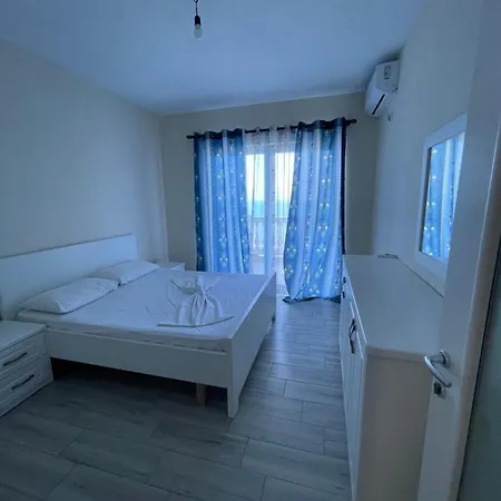 アパート Cosy Sea Apartament And Luxurious Penthouse ドゥラス