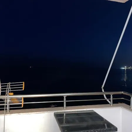 アパート Cosy Sea Apartament And Luxurious Penthouse ドゥラス
