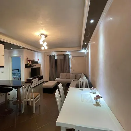 Cosy Sea Apartament And Luxurious Penthouse アパート ドゥラス