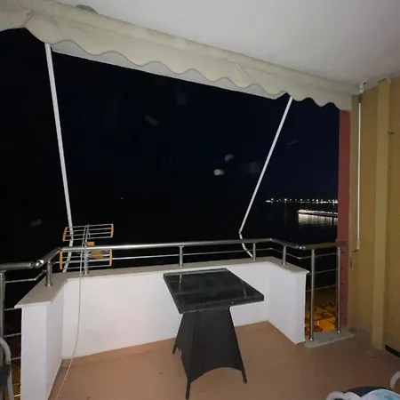 Cosy Sea Apartament And Luxurious Penthouse アパート ドゥラス